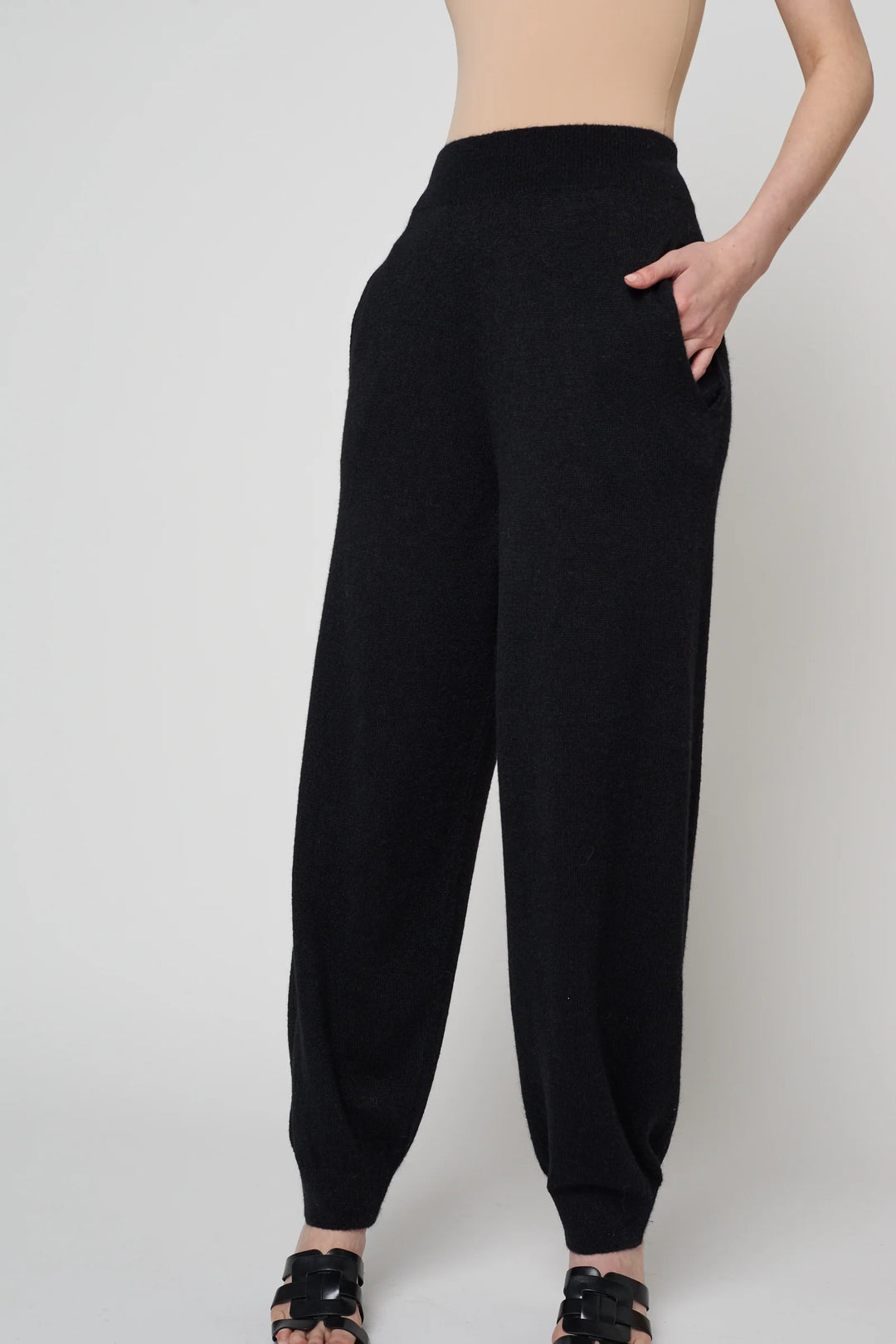 Atelier Delphine – Alpaca Taylor Pant in Black