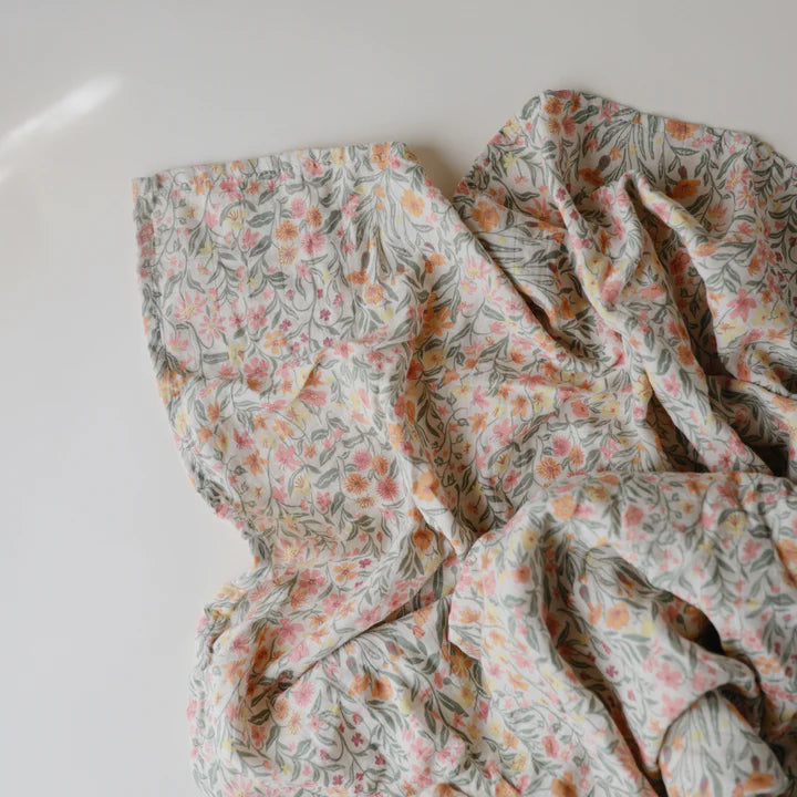Mushie – Organic Cotton Muslin Swaddle Blanket in Pastel Blooms