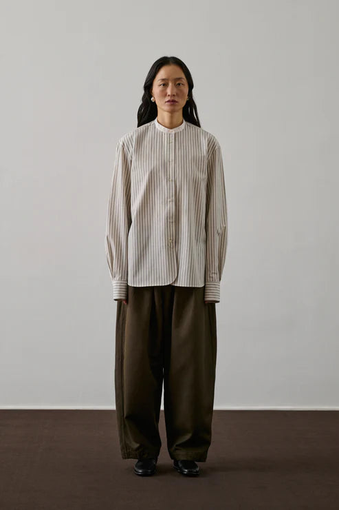 Soeur – Bermudes Striped Cotton Colarless Shirt in Off White/Black