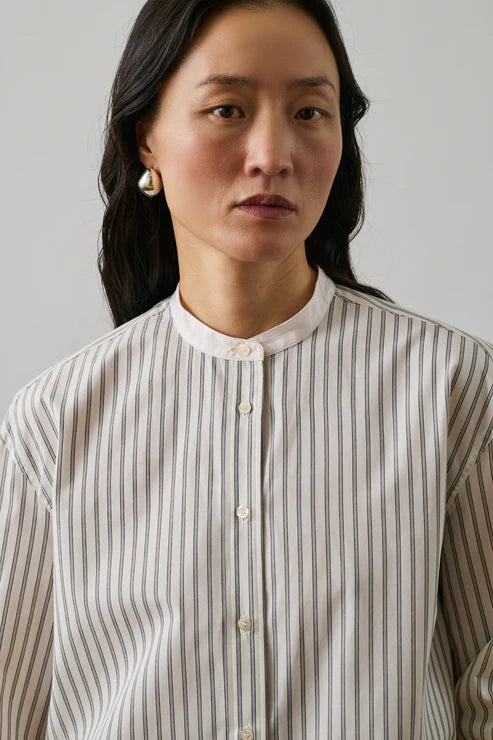 Soeur – Bermudes Striped Cotton Colarless Shirt in Off White/Black