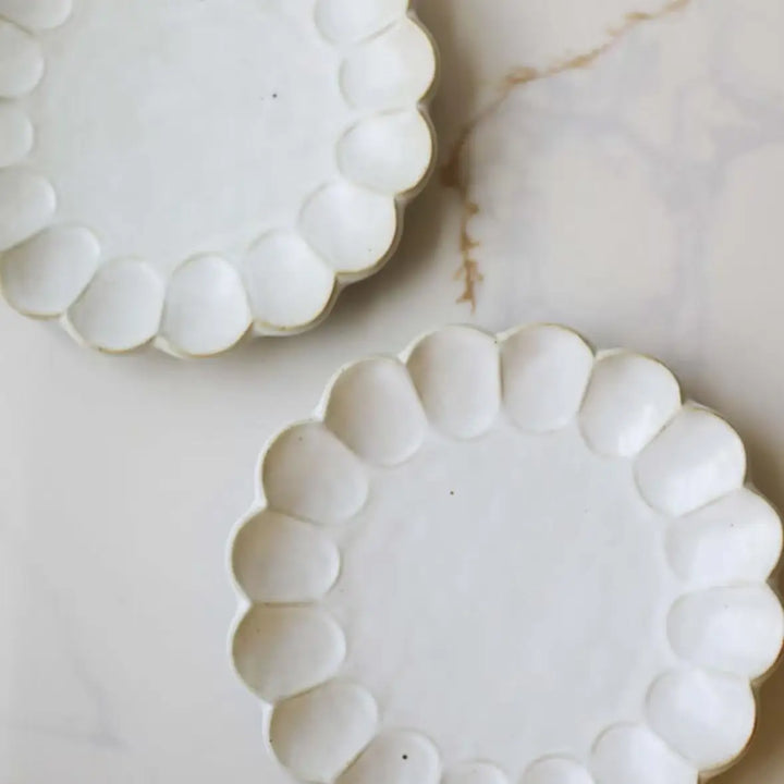 Fodory - Large Plate with Scalloped Rim