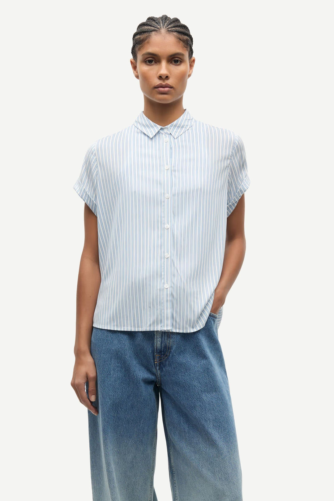 Samsoe Samsoe – Majan Short Sleeve Shirt in Gray Dawn Stripe