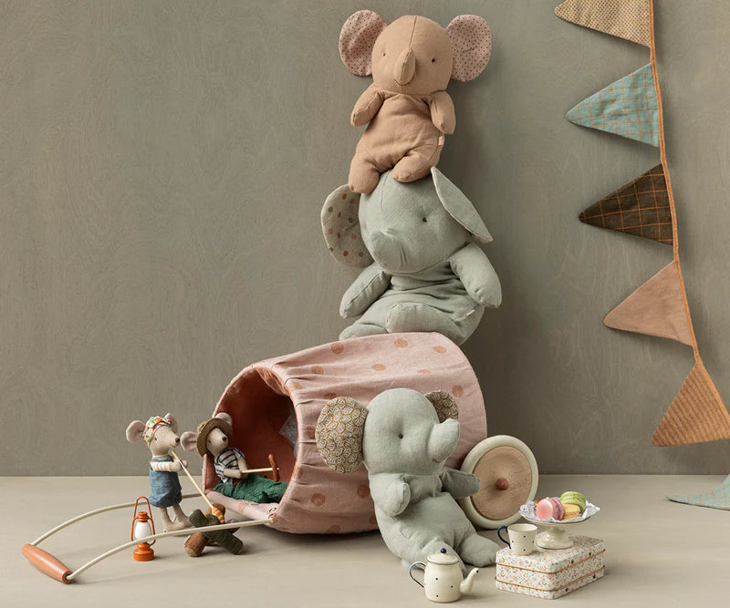 Maileg - Safari Friends Medium Elephant in Grey