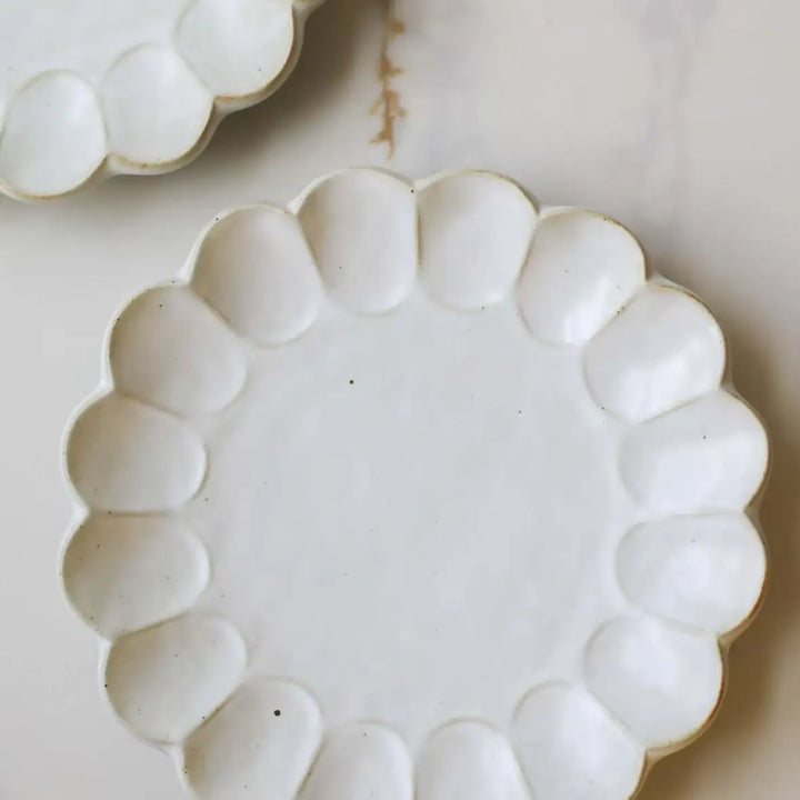 Fodory - Large Plate with Scalloped Rim