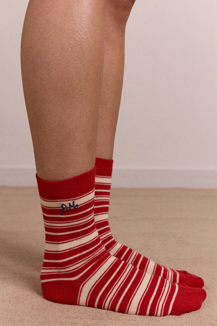 Damson Madder – Sporty Calf Length Socks in Cream and Red Stripe