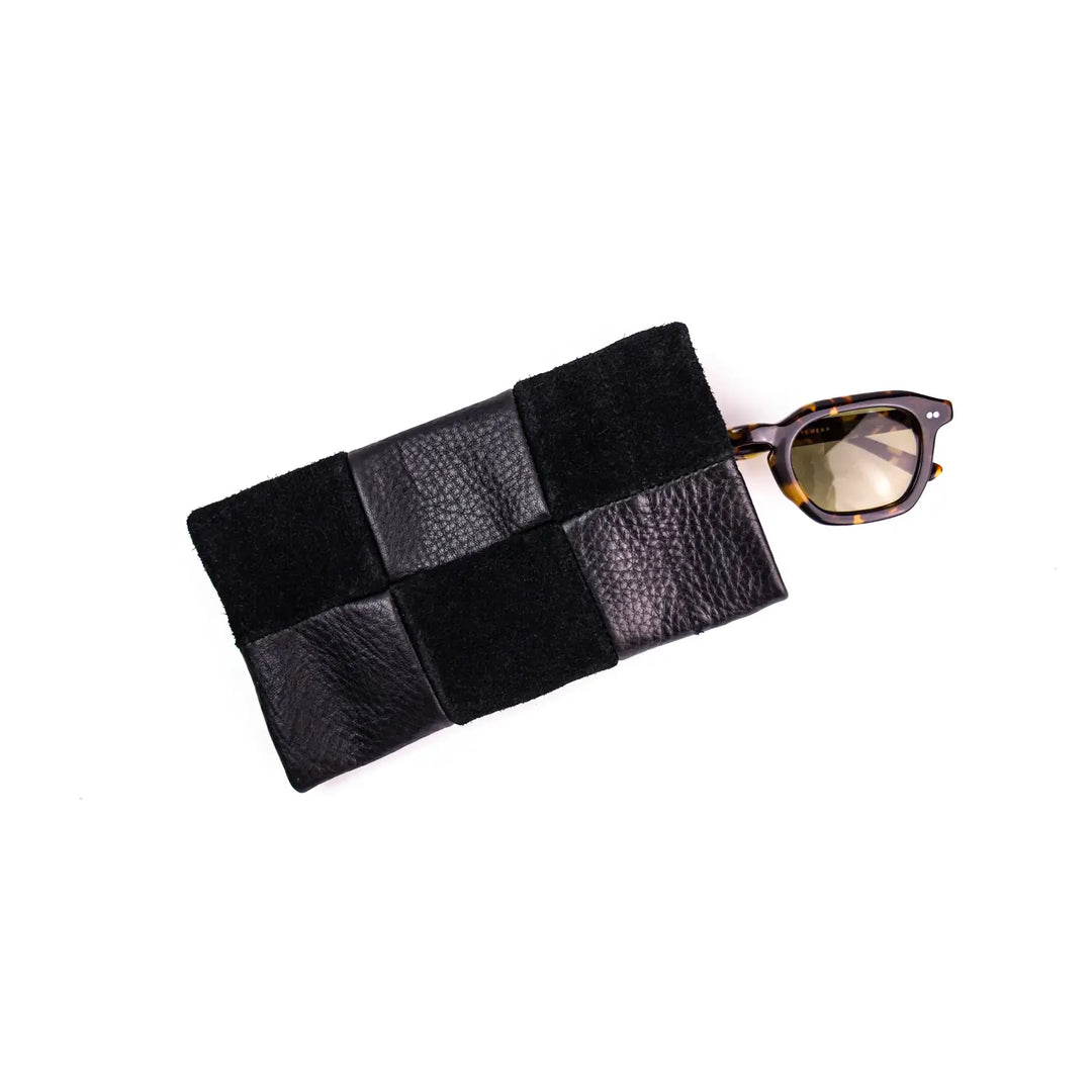 Primecut – Sunglasses Case in Black Checkered Leather
