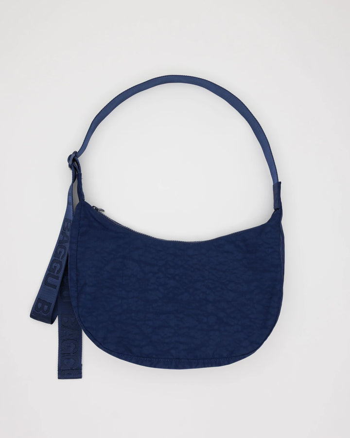 BAGGU - Medium Nylon Crescent Bag in Navy
