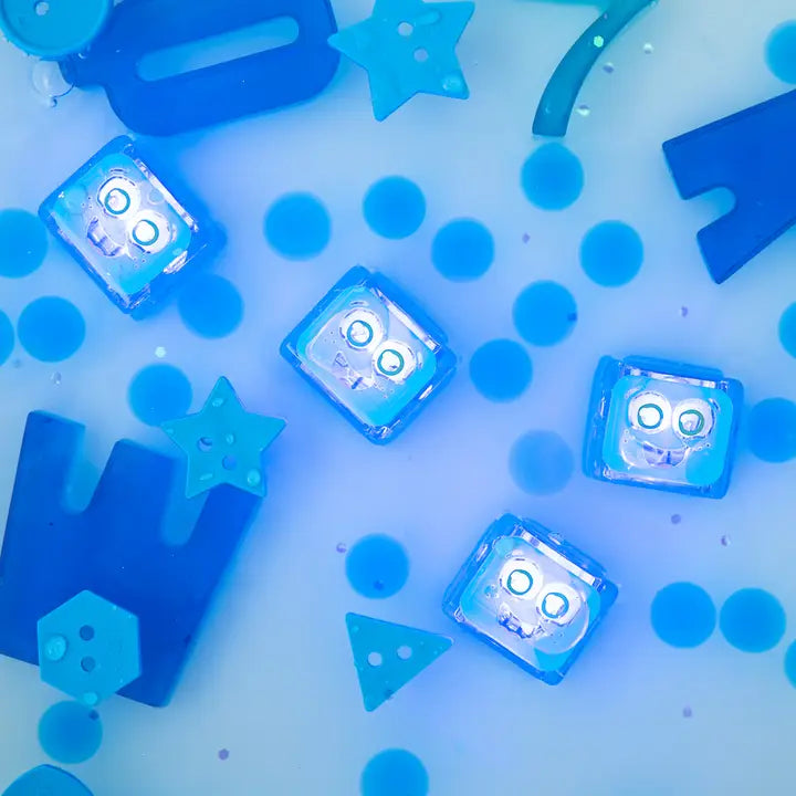 Glo Pals - Blair Blue Light-Up Cubes