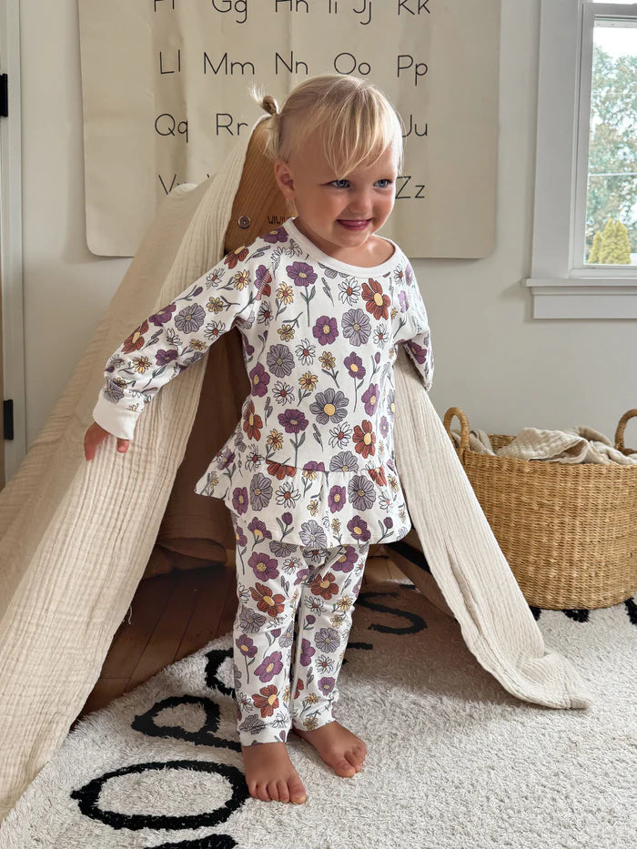 Gunamuna – Ruffled Sweatshirt + Pants Set in Bouquet