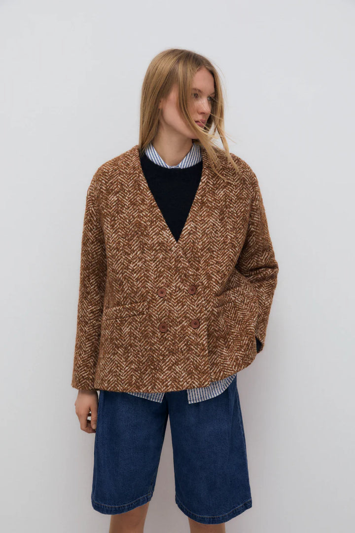 The New Society – Daniela Blazer in Camel Touch