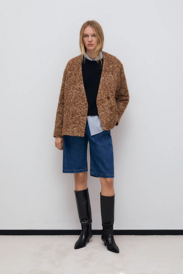 The New Society – Daniela Blazer in Camel Touch