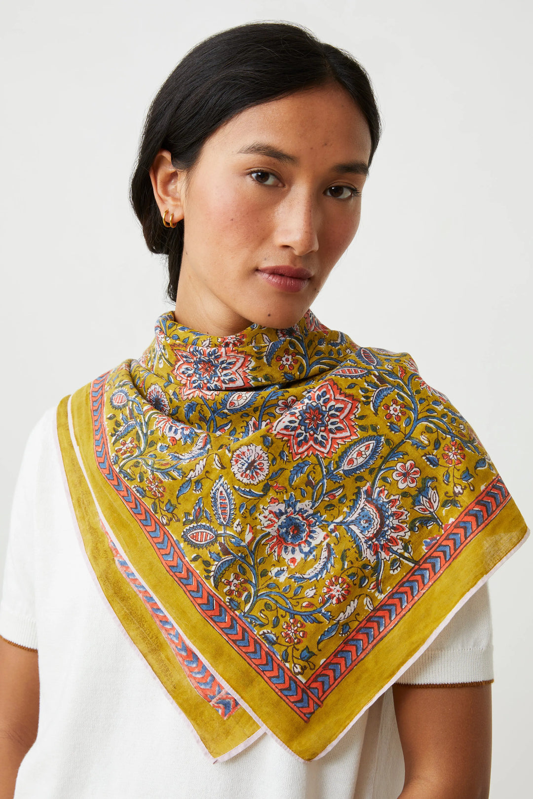 Moismont – Scarf Agra No. 823 in Pollen