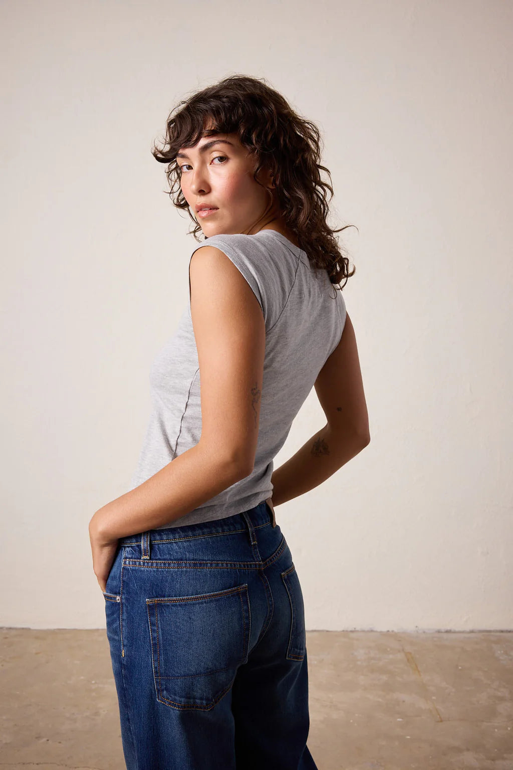 NSF – Chloe Fitted Slub Jersey Tee in Heather Grey