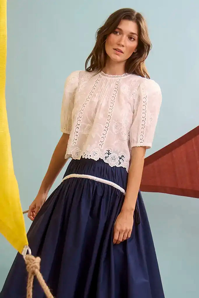 Hunter Bell – Ousie Top in White