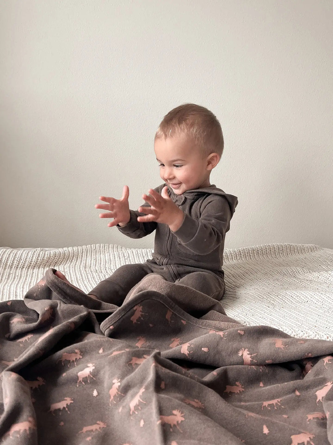 L'ovedbaby – Organic Baby Blanket in Bark Moose