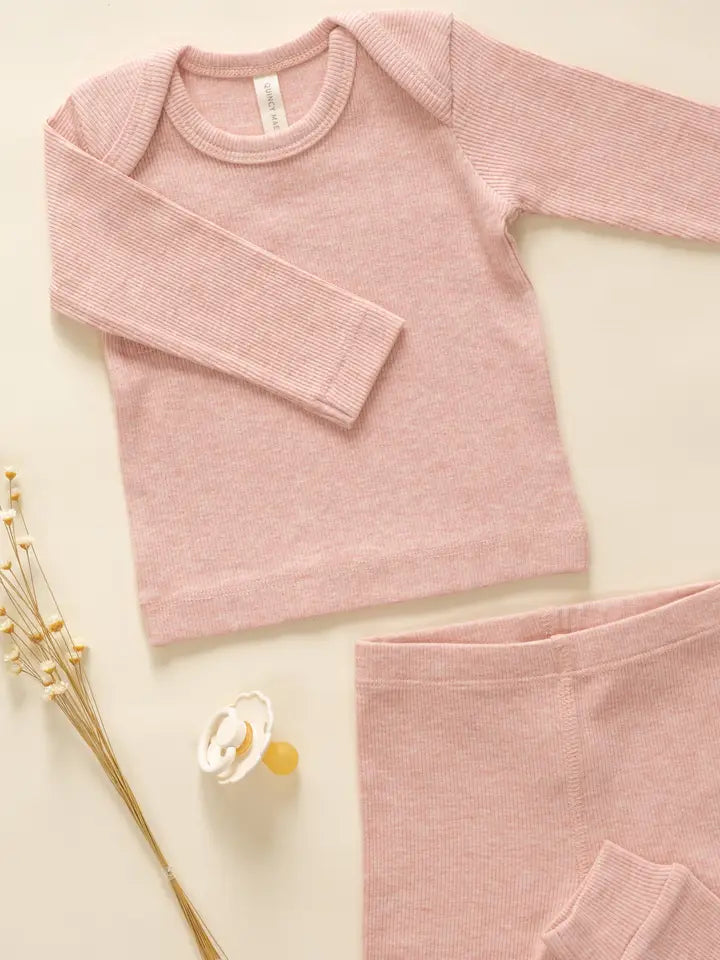 Quincy Mae –  Ribbed Tee + Legging Set in Rose