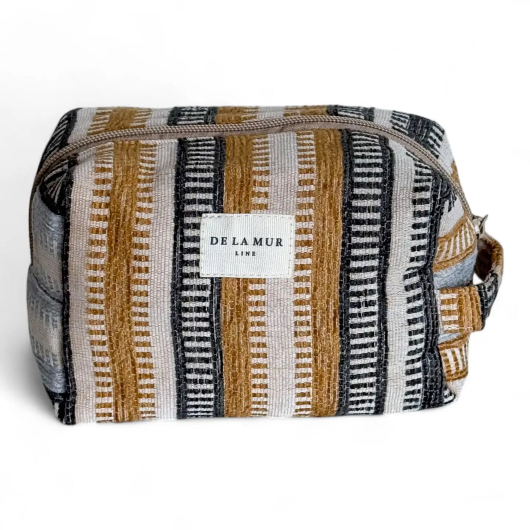 De La Mur Lines - Squared Makeup Bag in Tron