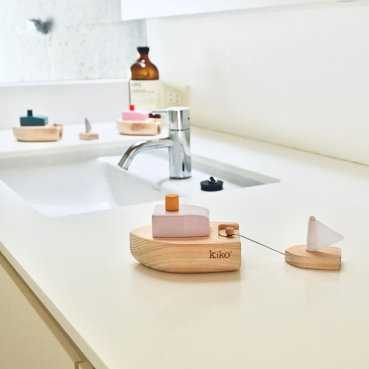 Kiko & GG – Ofune Wind Up Boat in Blue