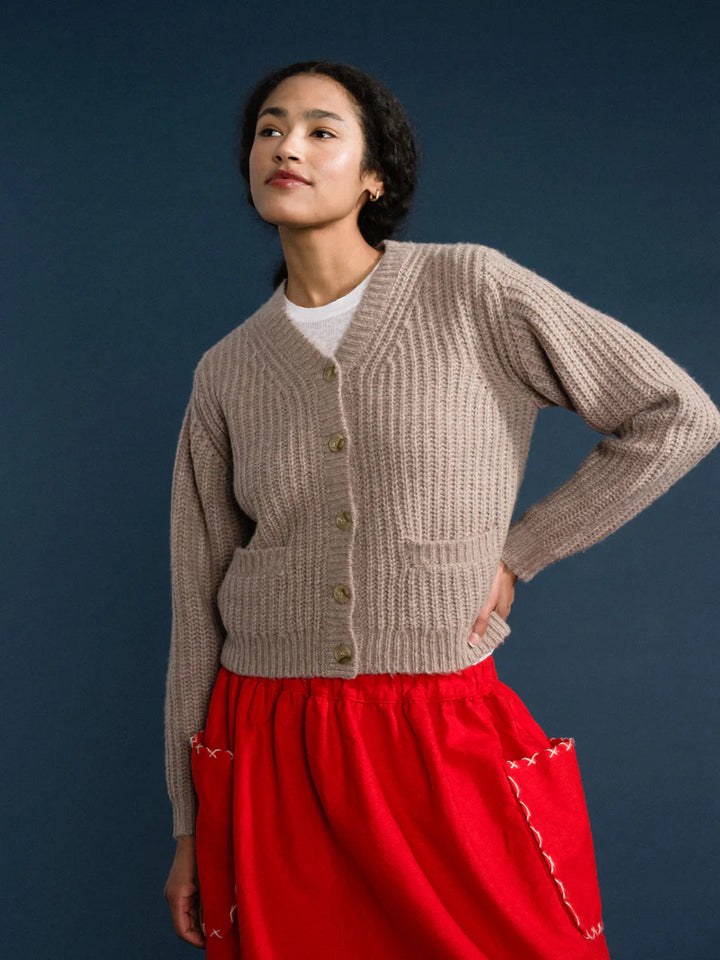 Hansel from Basel – Alden Cashmere Cardigan in Mink