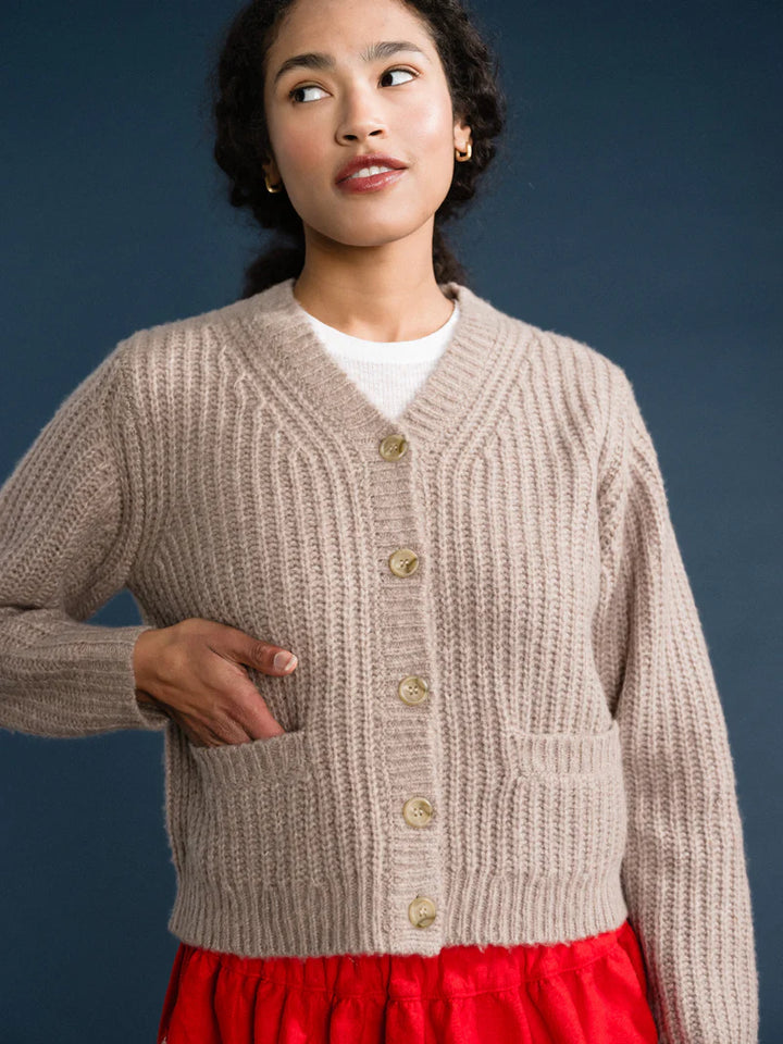 Hansel from Basel – Alden Cashmere Cardigan in Mink