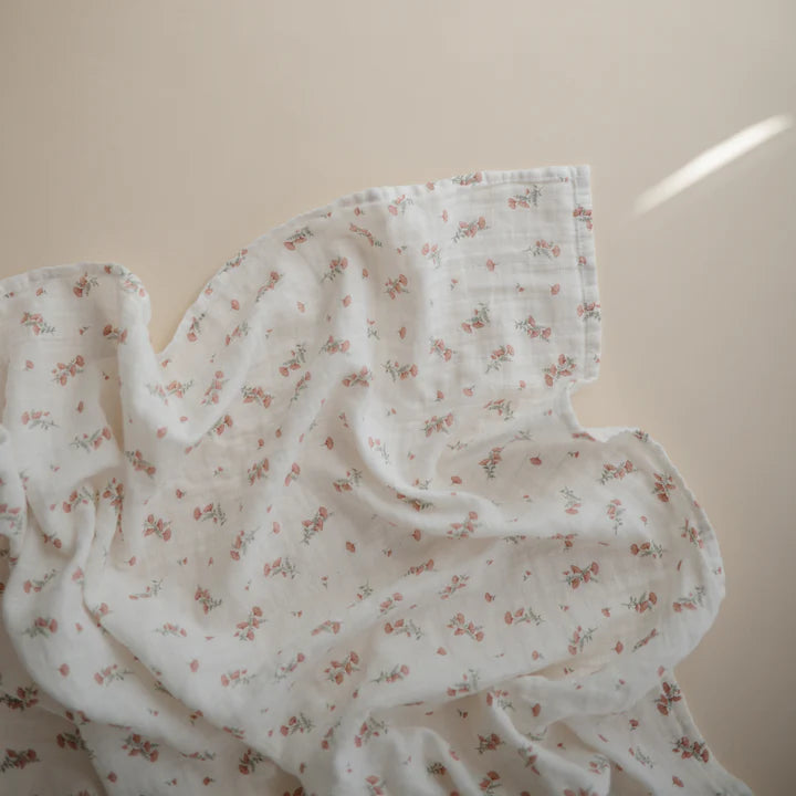 Mushie – Organic Cotton Muslin Swaddle Blanket in Pink Flowers
