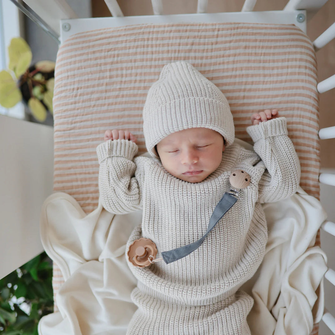 Mushie - Extra Soft Muslin Crib Sheet in Natural Stripe